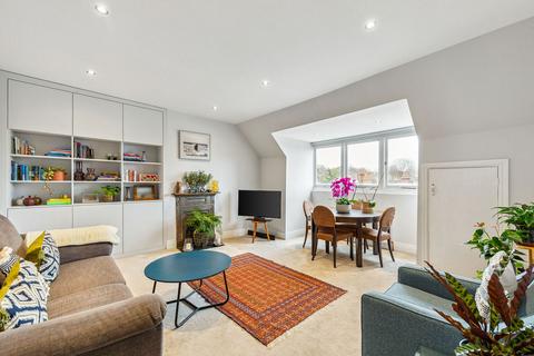 2 bedroom flat for sale, Kidderpore Gardens, Hampstead, NW3
