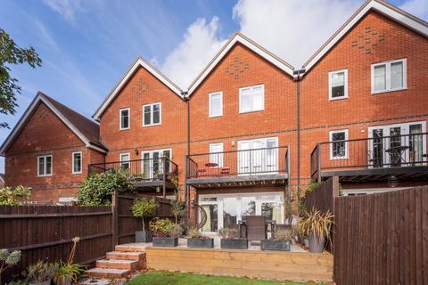4 bedroom terraced house for sale, Vicarage Mews, Maidenhead SL6
