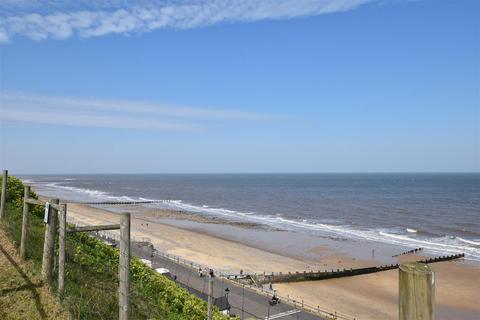 2 bedroom apartment for sale, Lakeside Appartments, Cabbell Road, Cromer