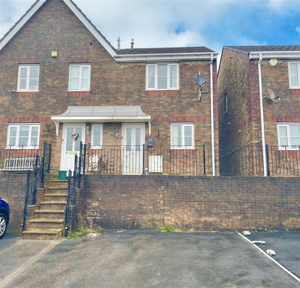 Heol Barcud, Birchgrove, Swansea 2 bed semidetached house for sale £