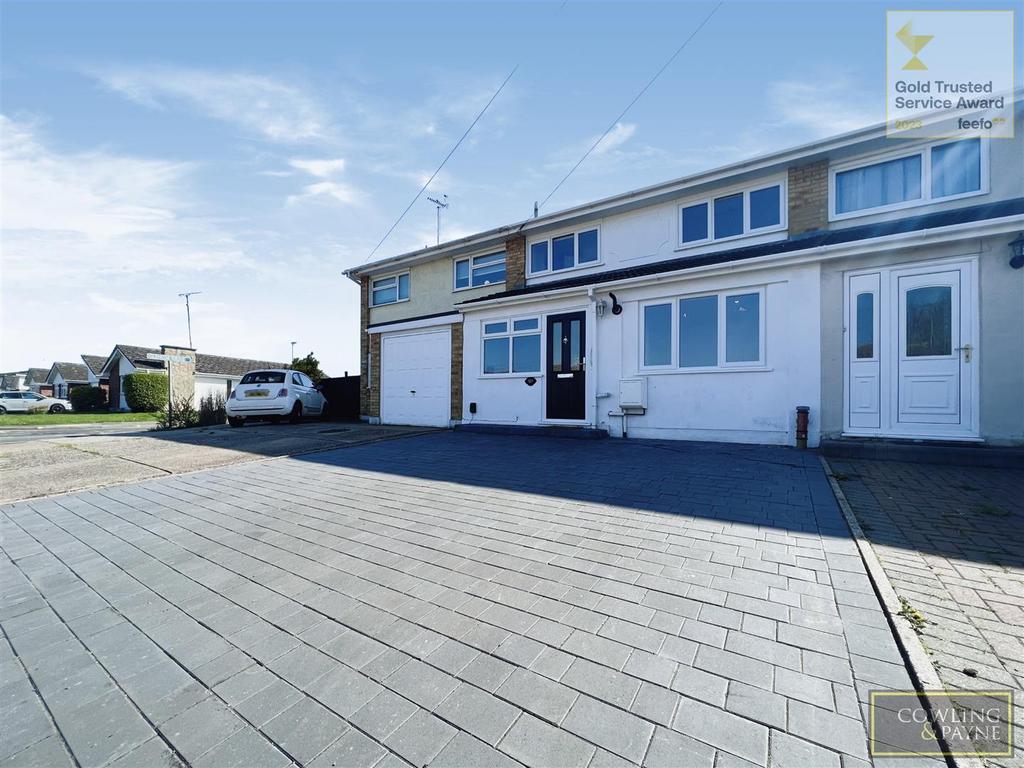 Beauchamps Drive, Wickford 3 bed terraced house for sale £360,000
