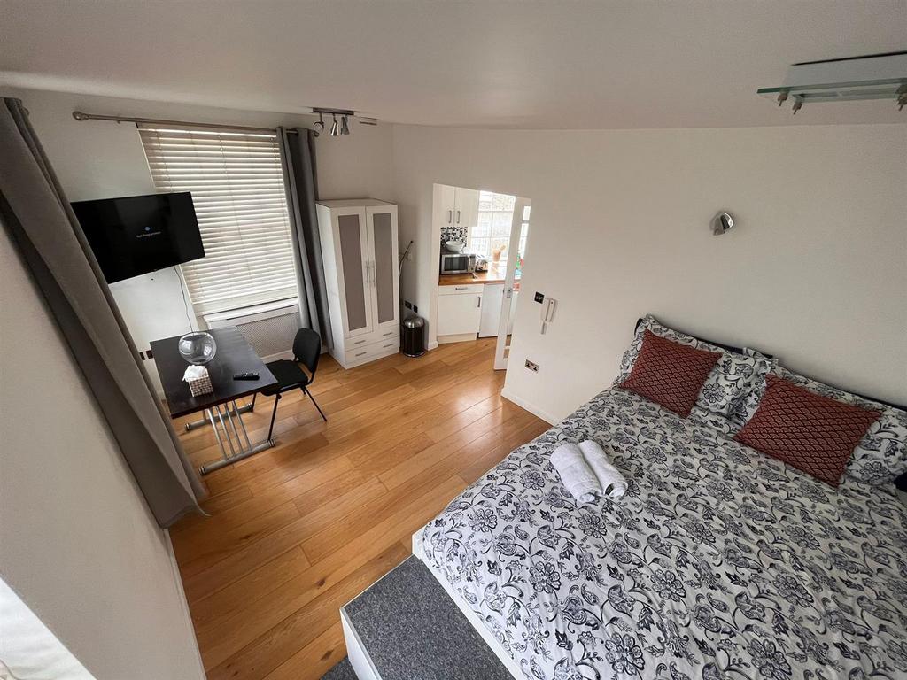 Caledonian Road, London 1 bed property to rent £1,700 pcm (£392 pw)