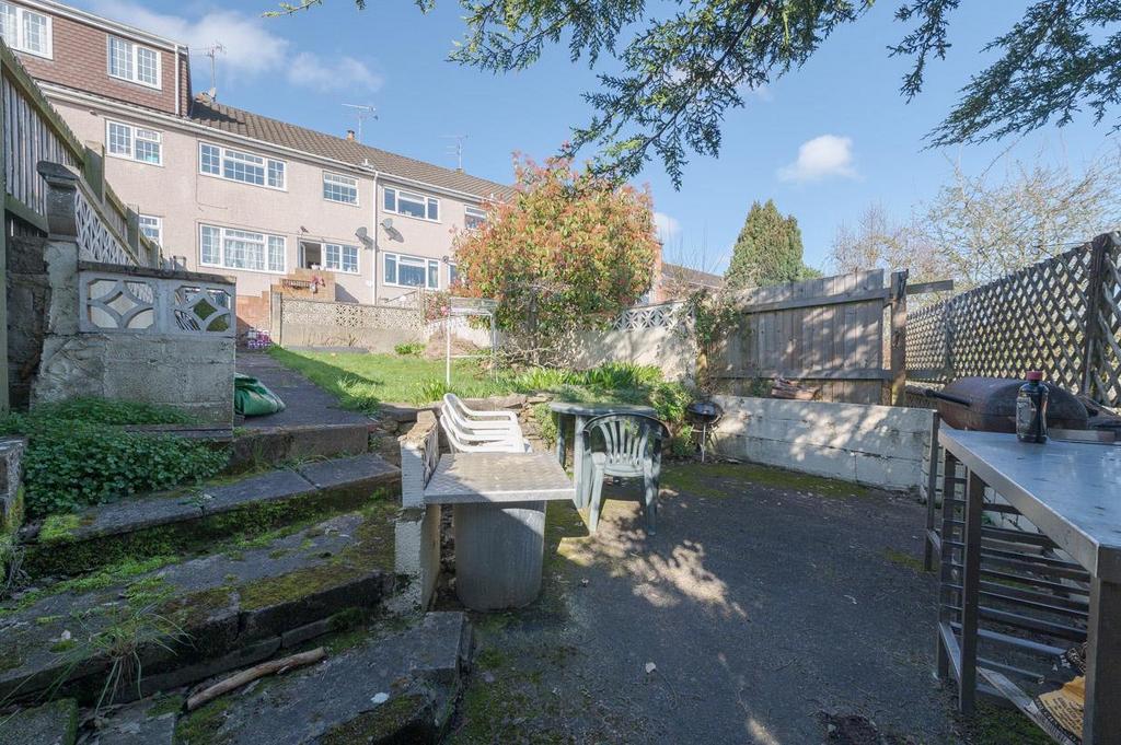 Rear garden pic 2.jpg