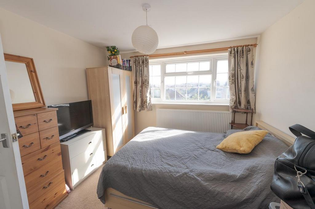 Bedroom 1.jpg