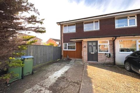 4 bedroom semi-detached house for sale - Hornby Close, Warsash, Southampton, Hampshire, SO31