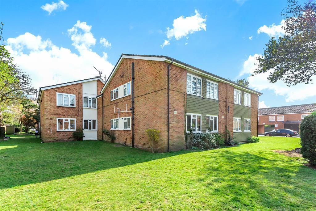 St Jeromes Grove, Hayes, Middlesex UB3 2PJ 2 bed flat for sale - £275,000