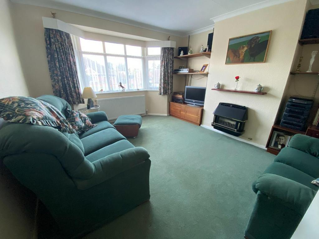 Charnwood Avenue, Westone... 3 bed semidetached bungalow £259,995