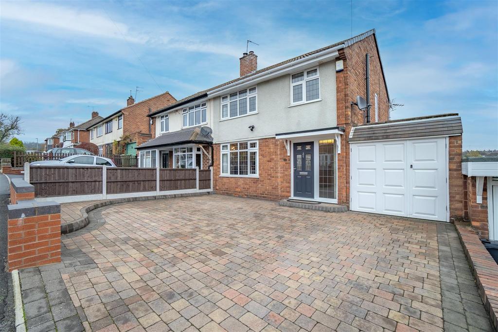 Hockley Road, Coseley, WV14 9TW 3 bed semidetached house for sale £