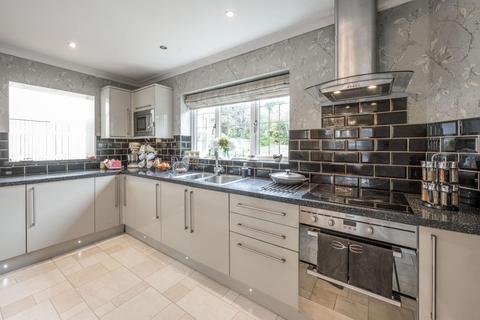 4 bedroom detached house for sale - St. Andrews Close, The Straits