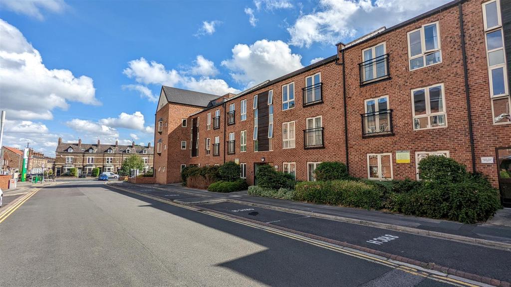 Nicholas Gardens,York 1 bed apartment £895 pcm (£207 pw)
