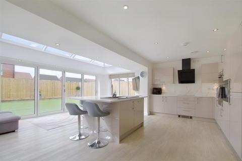 59 Harker Close, Hucknall, Nottingham, NG15 6XF