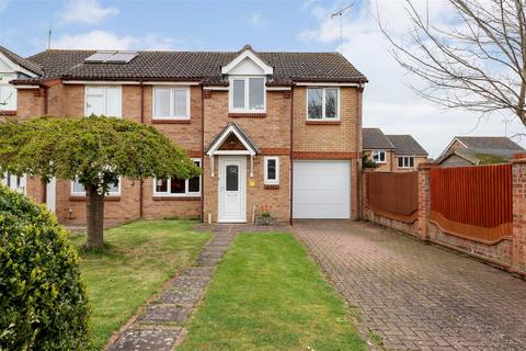 10 Winnet Way, Southwater, Horsham, RH13 9TB
