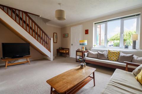 10 Winnet Way, Southwater, Horsham, RH13 9TB