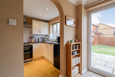 10 Winnet Way, Southwater, Horsham, RH13 9TB
