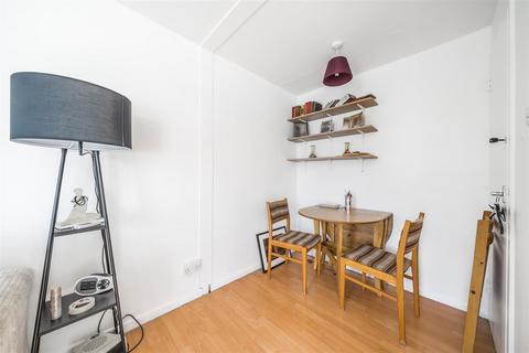 7 Brackley Close, Wallington, SM6 9JR