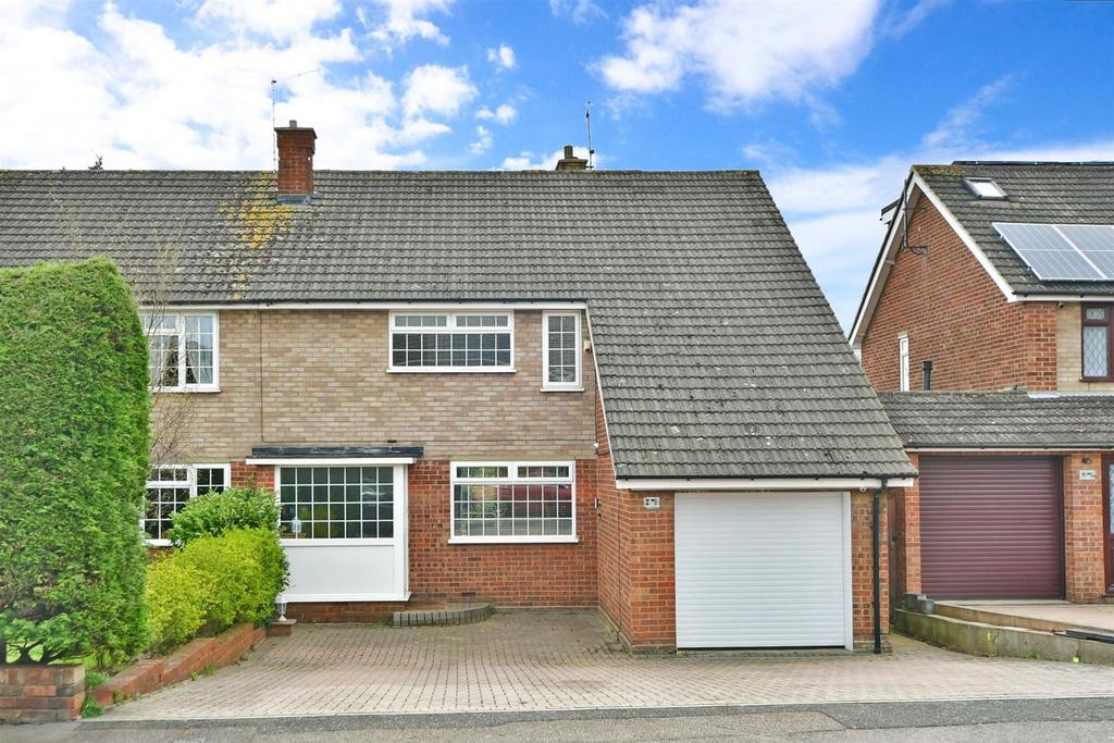Lonsdale Drive, Rainham, Gillingham, Kent 4 bed semidetached house for sale £450,000