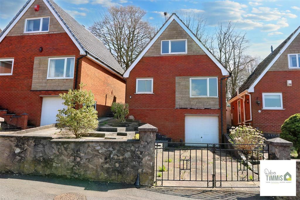 Field Avenue, Baddeley Green, StokeOnTrent 3 bed detached house for