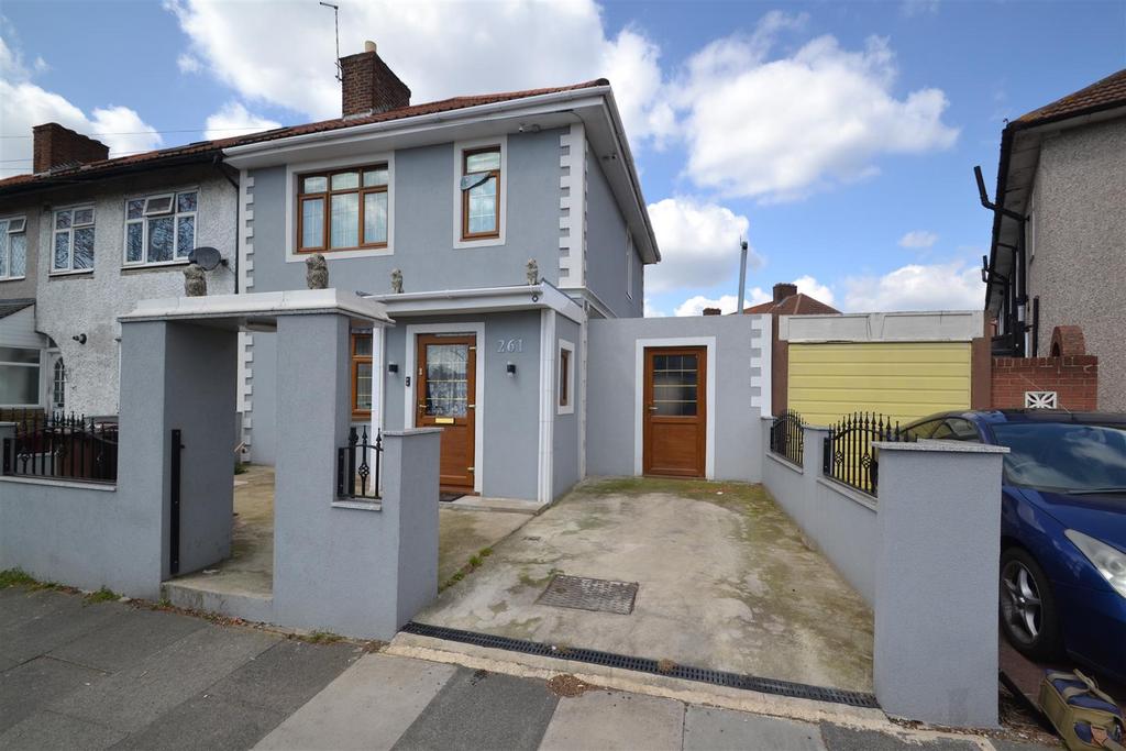 Wood Lane, Dagenham 3 bed end of terrace house for sale £450,000