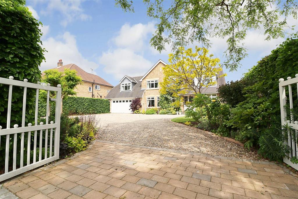 Tranby Lane, Anlaby 5 bed detached house for sale £750,000