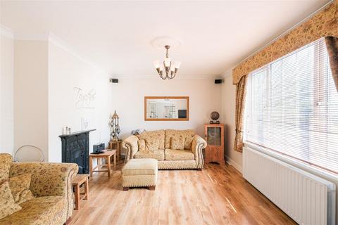 45 Ladyfields, Loughton, IG10 3RP