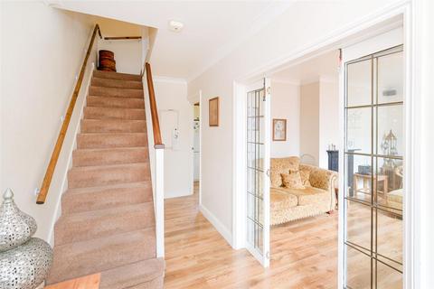45 Ladyfields, Loughton, IG10 3RP