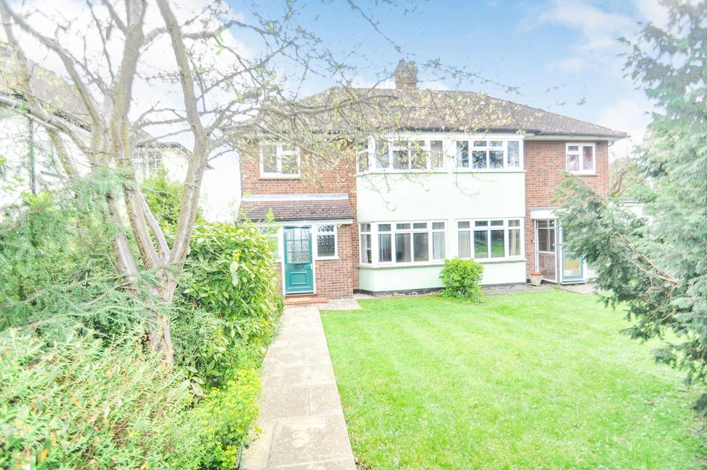 Broomfield Road, Chelmsford, CM1 3 bed semidetached house £1,600 pcm