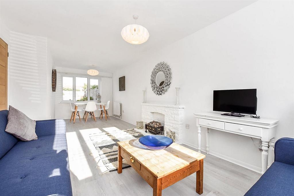 Locksash Close, West Wittering, Chichester 3 bed end of terrace house