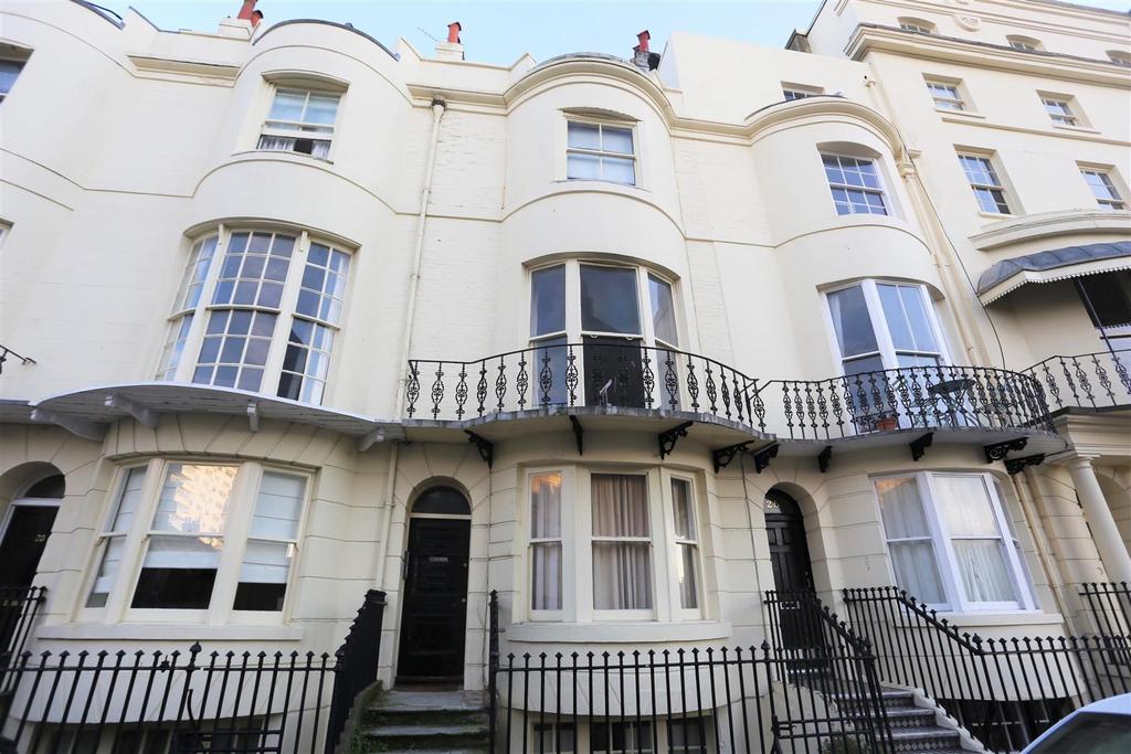 Regency Square, Brighton 1 bed flat £950 pcm (£219 pw)