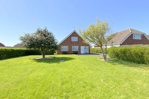 3 bedroom detached bungalow for sale, Peaks Avenue, New Waltham, Grimsby