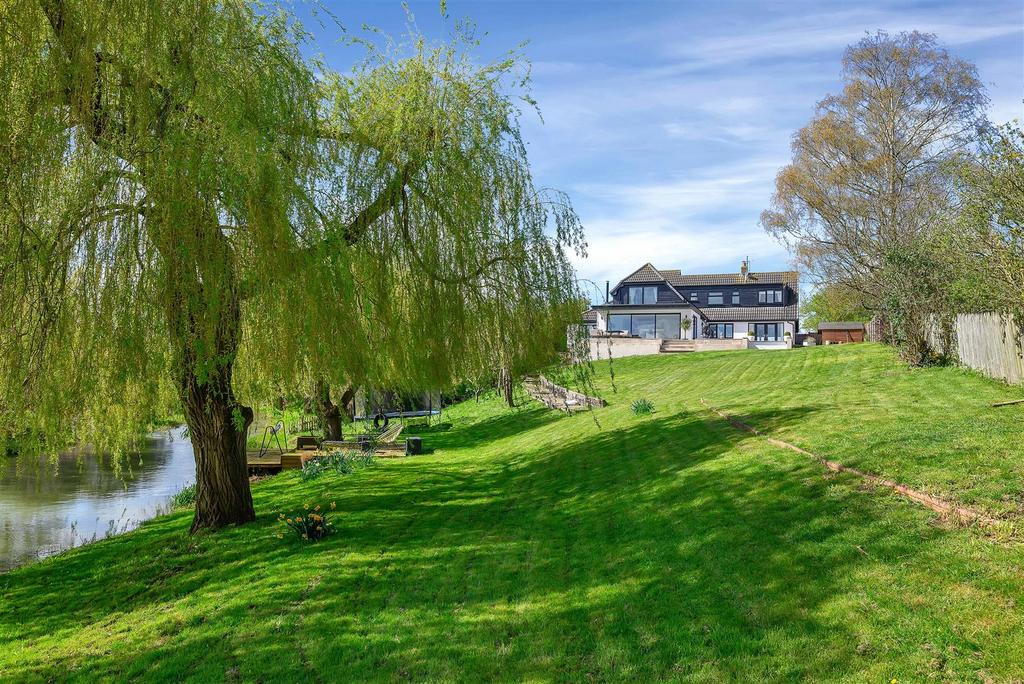 Witham Road, Long Bennington, Newark 5 bed detached house for sale £