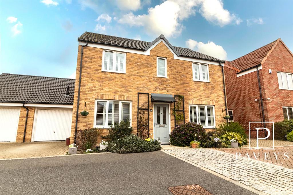 Ken Gatward Close, FrintonOnSea 4 bed detached house for sale £500,000