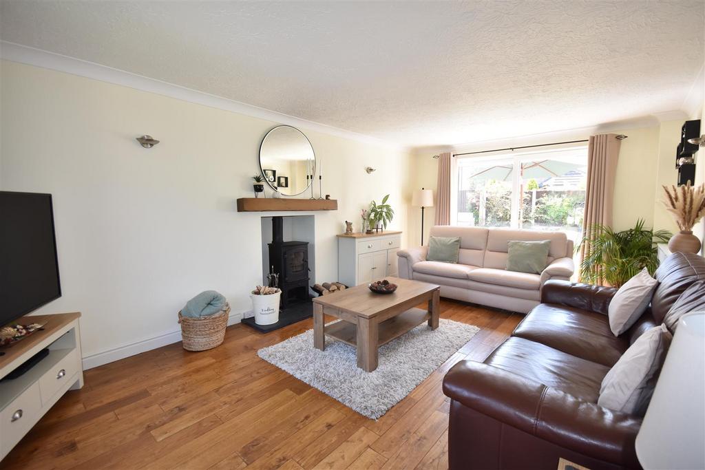 Naseby Avenue, Newark 4 bed detached house for sale £352,500
