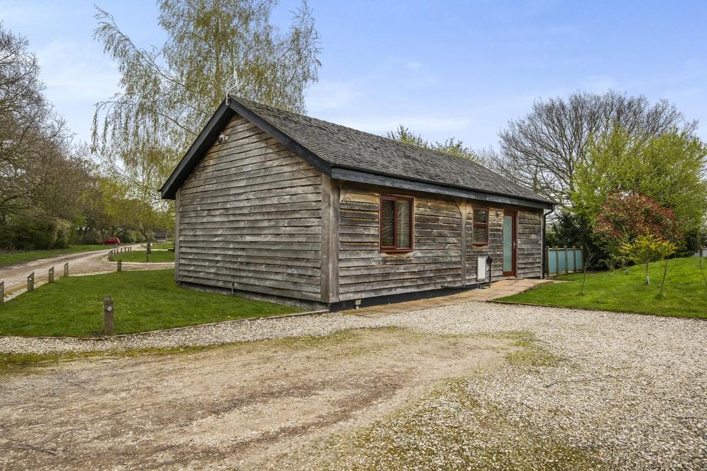 Greengate Lane, South Duffield, Selby, YO8 6EQ 1 bed detached bungalow
