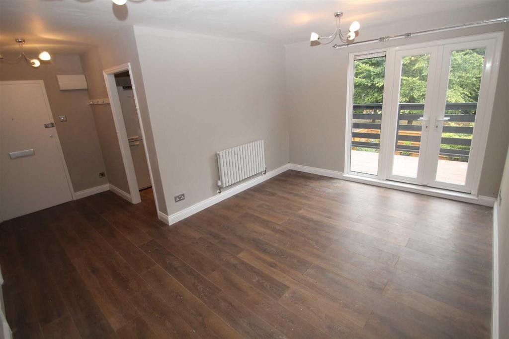 Campion, Great Linford 2 bed apartment £995 pcm (£230 pw)