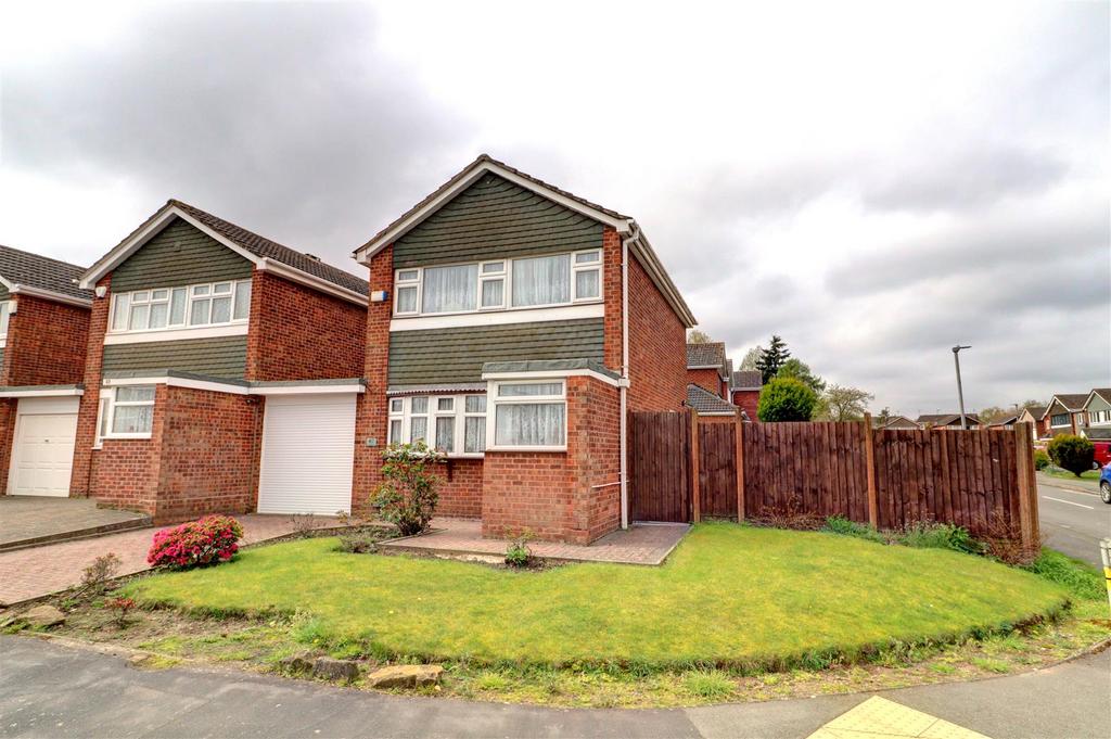 Fair Isle Drive, Glendale, Nuneaton 3 bed link detached house £250,000
