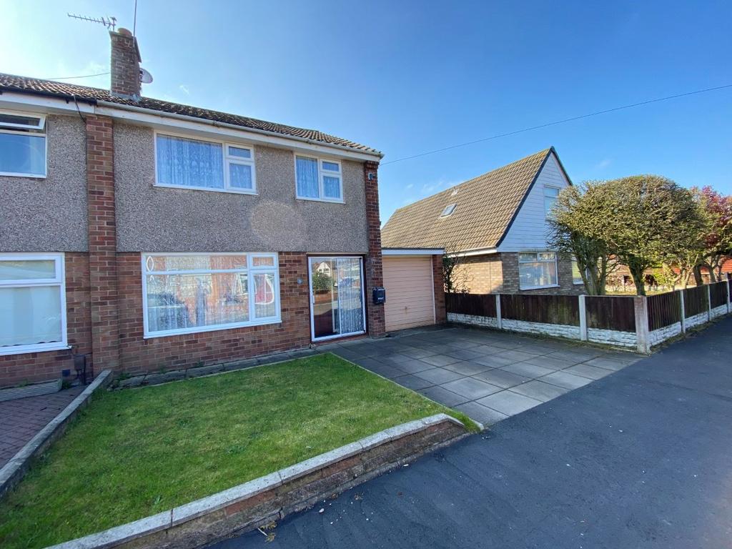 Redgate Drive, Formby, Liverpool, L37 3 bed semidetached house £215,000