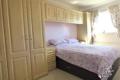 1 bedroom retirement property for sale, St James Oaks, Trafalgar Rd, Gravesend