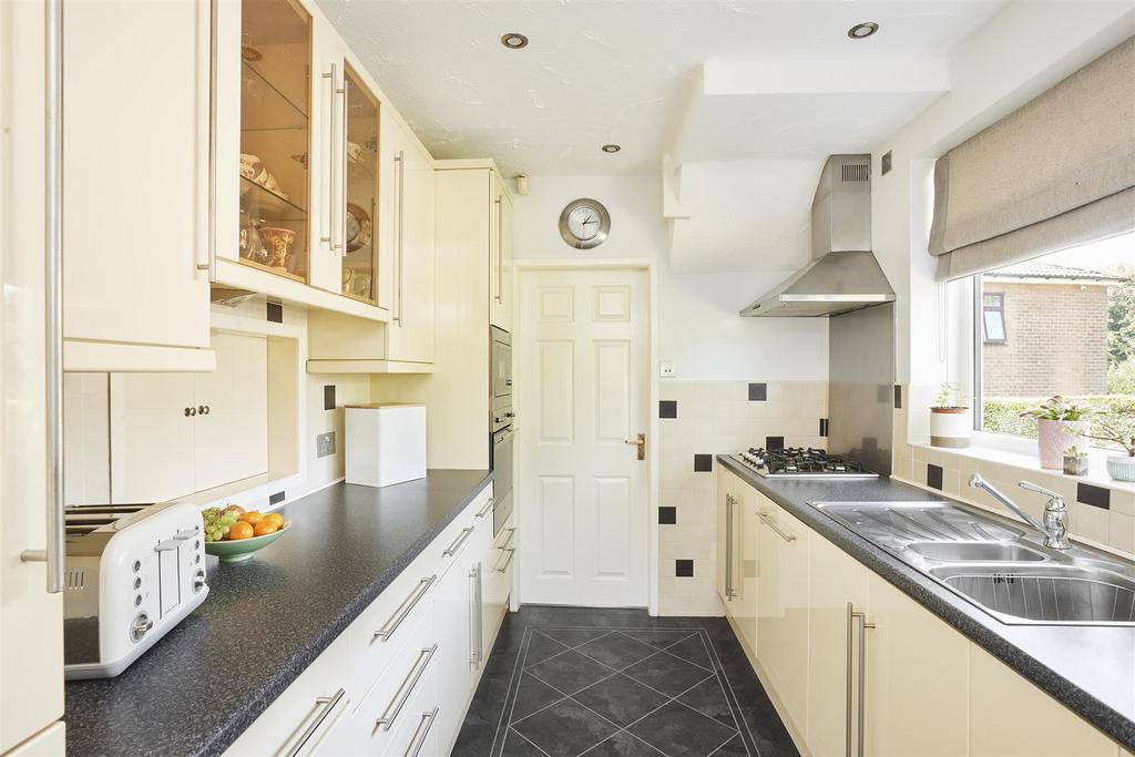 Rockland Crescent, Lidget Green, Bradford 3 bed semidetached house for