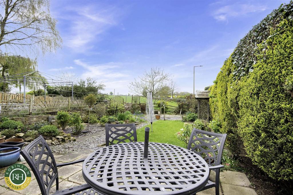 Windmill Drive, Wadworth, Doncaster 4 bed townhouse for sale £210,000