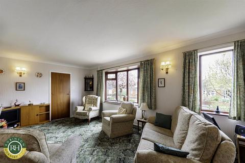 59 Stonecross Drive, Sprotbrough, Doncaster, DN5 7QH