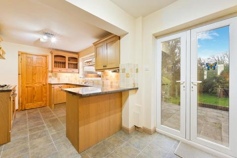 69 Derek Avenue, West Ewell, Epsom, KT19 9HP