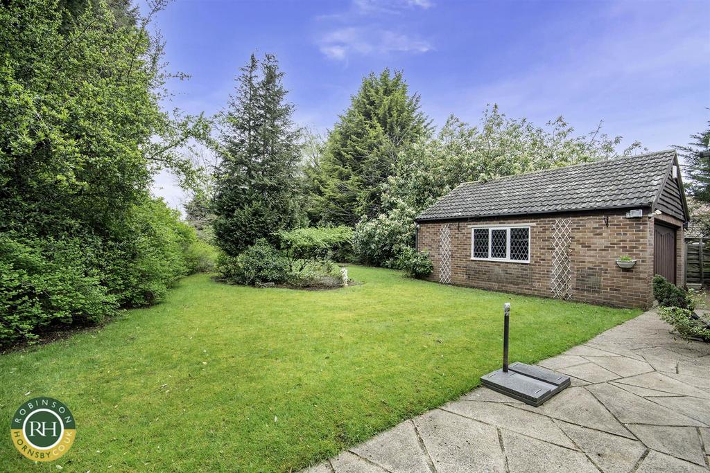 Bawtry Road, Bessacarr, Doncaster 4 bed detached house for sale £575,000