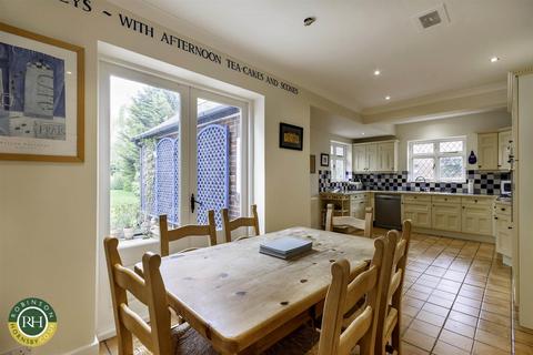 156 Bawtry Road, Bessacarr, Doncaster, DN4 7BT