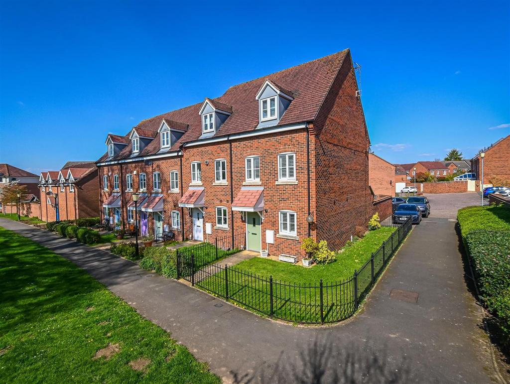 71 Rastrick Close, Bridgnorth 3 bed end of terrace house for sale £