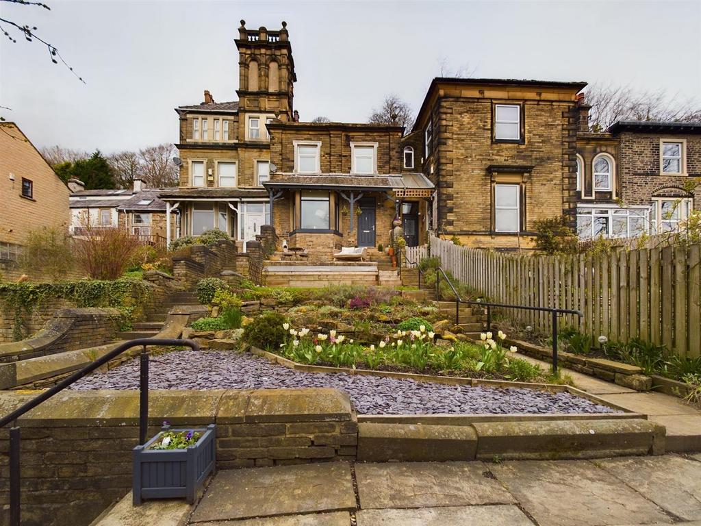 122 Rochdale Road, Halifax 3 bed character property for sale £275,000