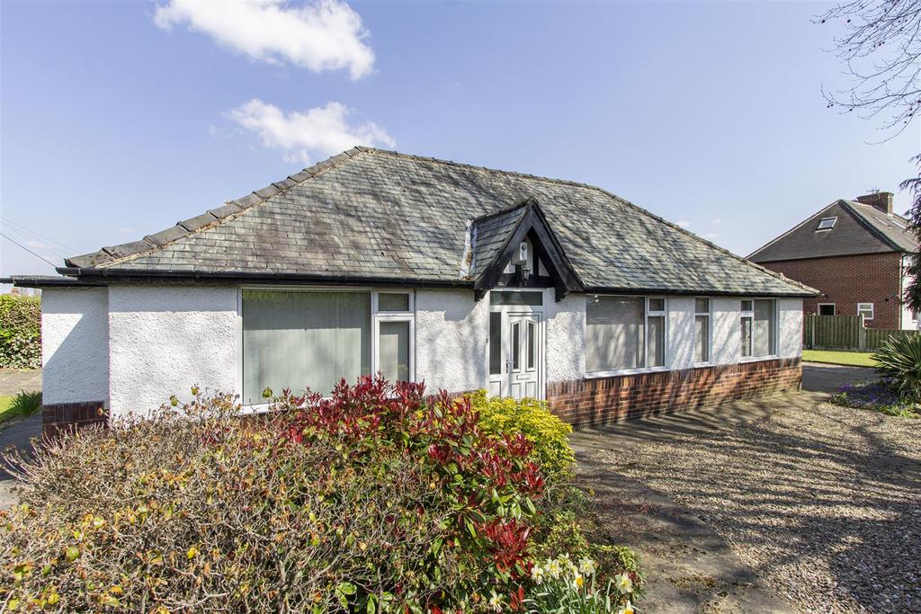 Walton Road, Walton, Chesterfield 3 bed detached bungalow for sale £