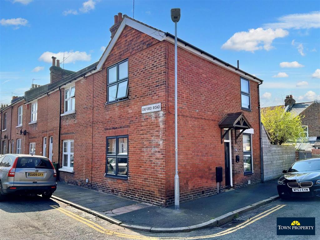 Oxford Road, Eastbourne 2 bed end of terrace house for sale £285,000
