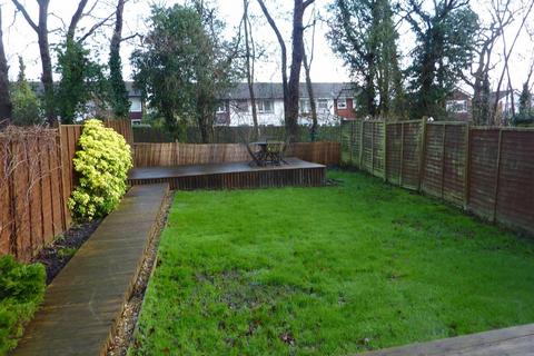 2 bedroom semi-detached house to rent, Lankester Square, Oxted