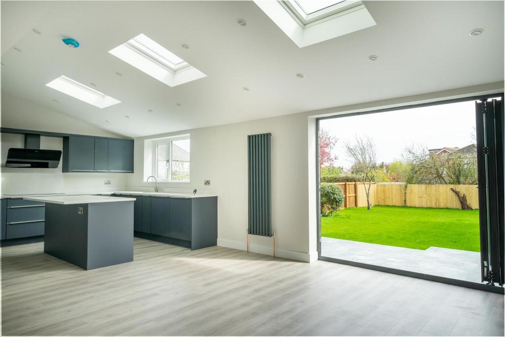 Manor Heath, Copmanthorpe, York 5 bed detached house £700,000