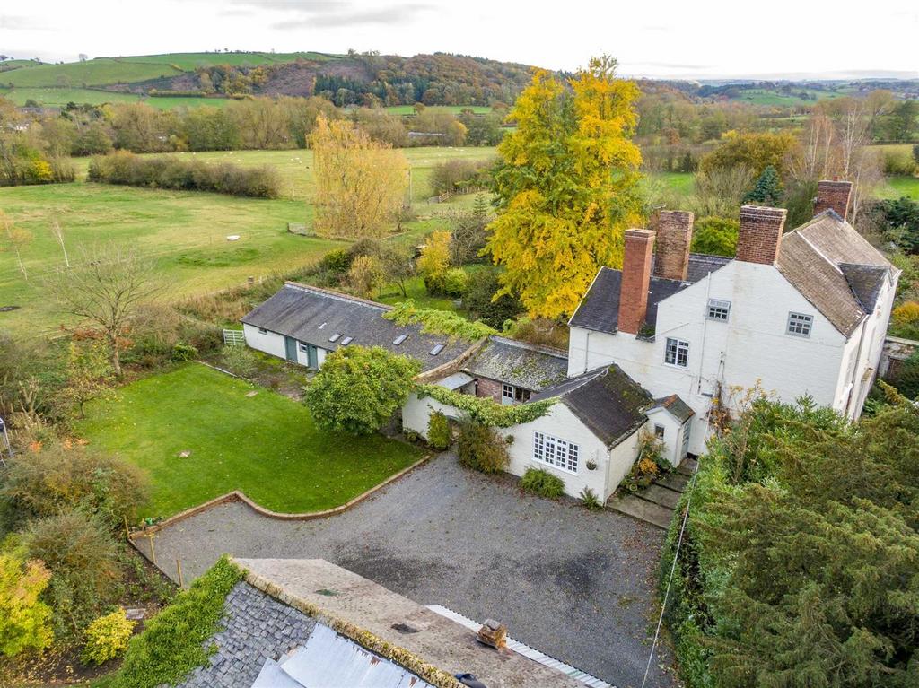 Abermule, SY15 6NA 4 bed semidetached house for sale £340,000